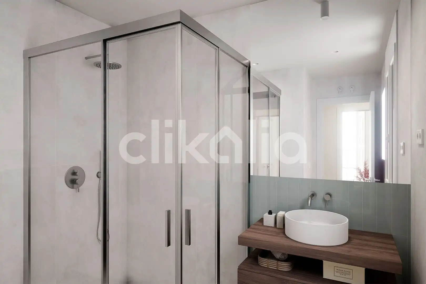 Bathroom of Flat for sale in Sevilla  with Air Conditioner and Terrace