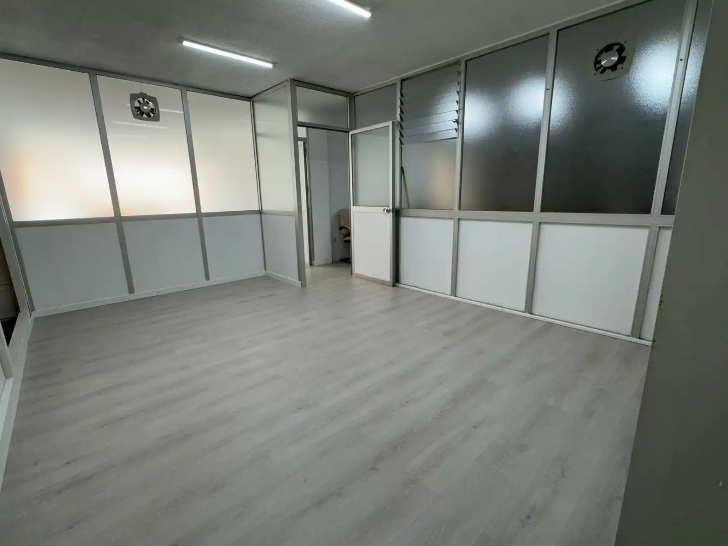 Bureau avec ascenseur à vendre à trinidad grund, imagen 25