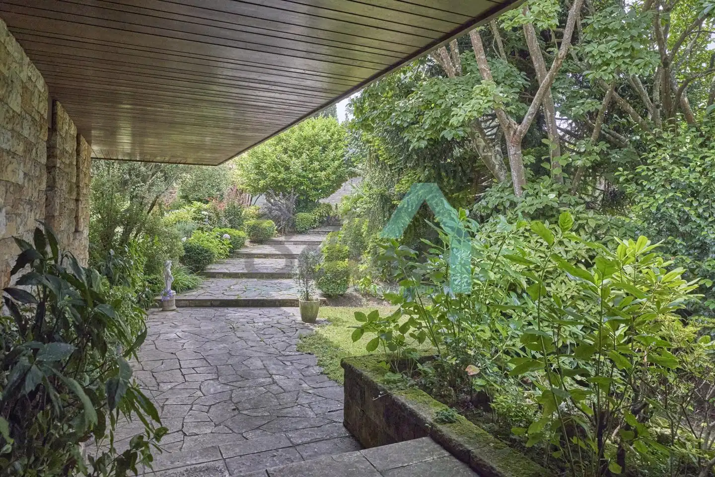 Jardí de Casa o xalet en venda en Gijón  amb Aire condicionat, Jardí privat i Parquet
