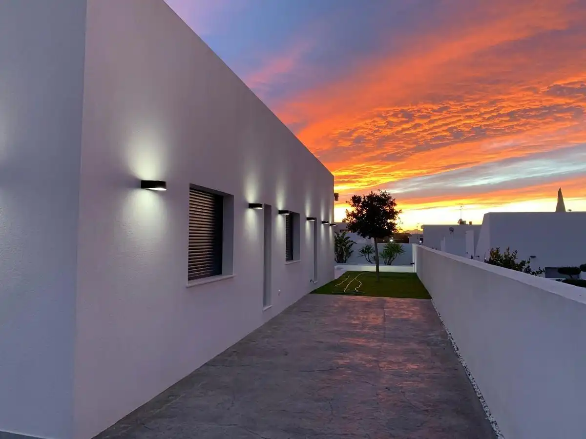 Vista exterior de Casa o xalet en venda en Rojales amb Jardí privat, Terrassa i Piscina