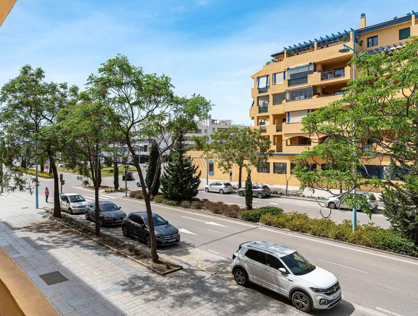 Vista exterior de Apartamento en venta en Marbella con Aire acondicionado, Jardín privado y Horno