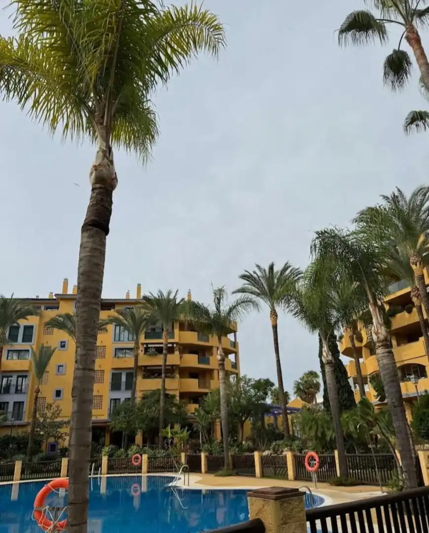 Vista exterior de Apartament de lloguer en Marbella amb Aire condicionat, Terrassa i Traster