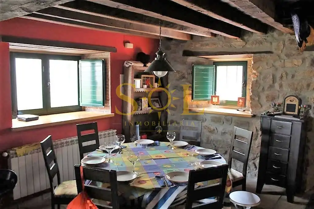Comedor de Casa o chalet en venta en Boca de Huérgano con Calefacción, Jardín privado y Parquet