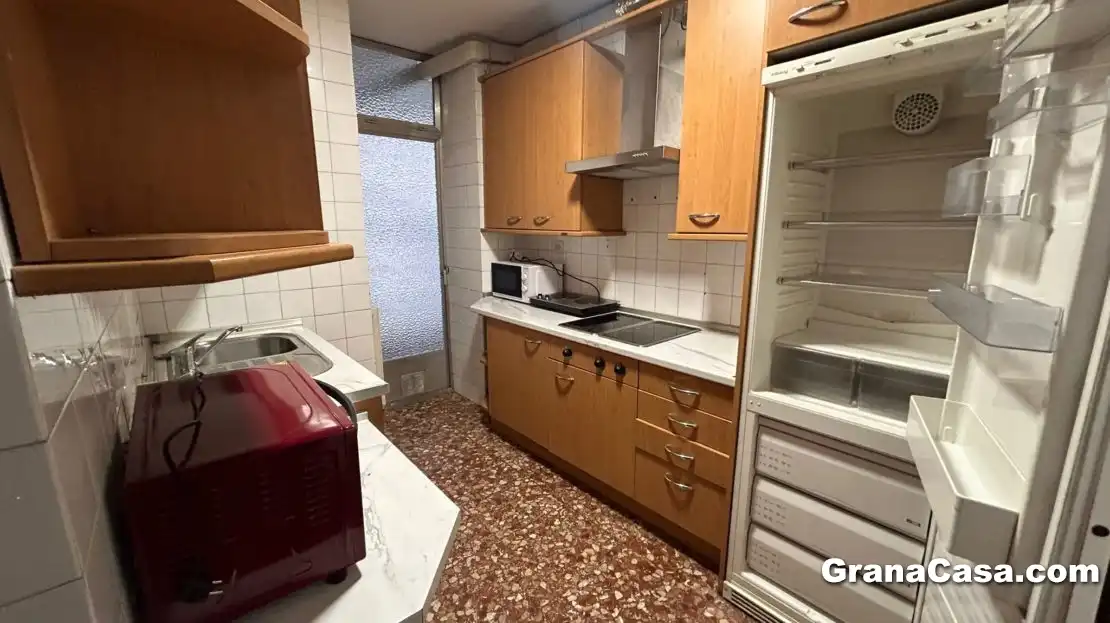 Kitchen of Flat for share in Granada  with Heating, Terrace and Furnished