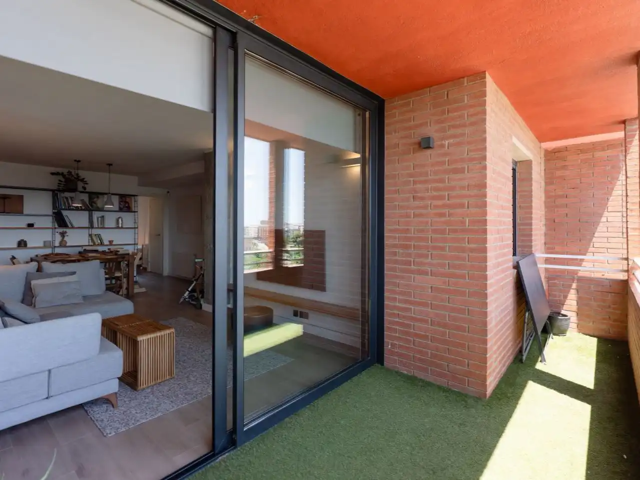 Terrassa de Pis en venda en Sant Joan Despí amb Aire condicionat, Terrassa i Balcó