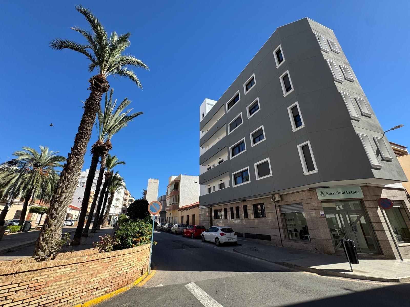 Vista exterior de Apartamento en venta en Torrevieja con Aire acondicionado, Calefacción y Jardín privado