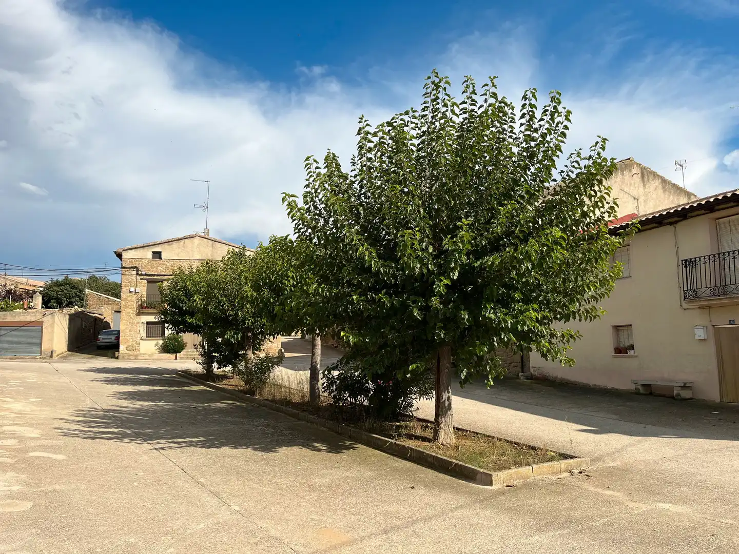 Vista exterior de Casa o xalet en venda en Murillo El Cuende amb Jardí privat i Balcó