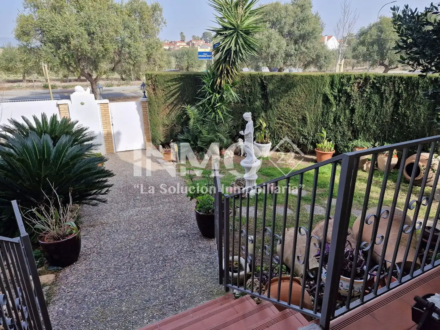 Detached house with pool for sale in Carrer Moscú, imagen 2