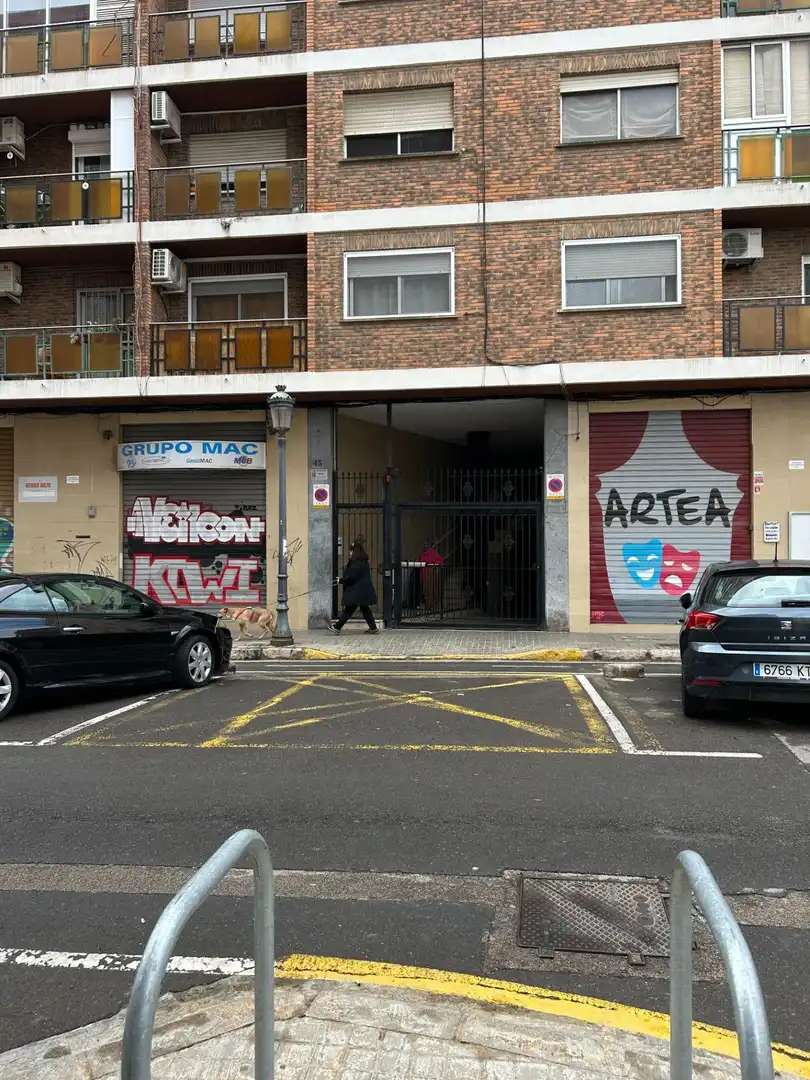 Pis amb terrassa en venda a OLIMPIA AROZENA TORRES 45, imagen 2