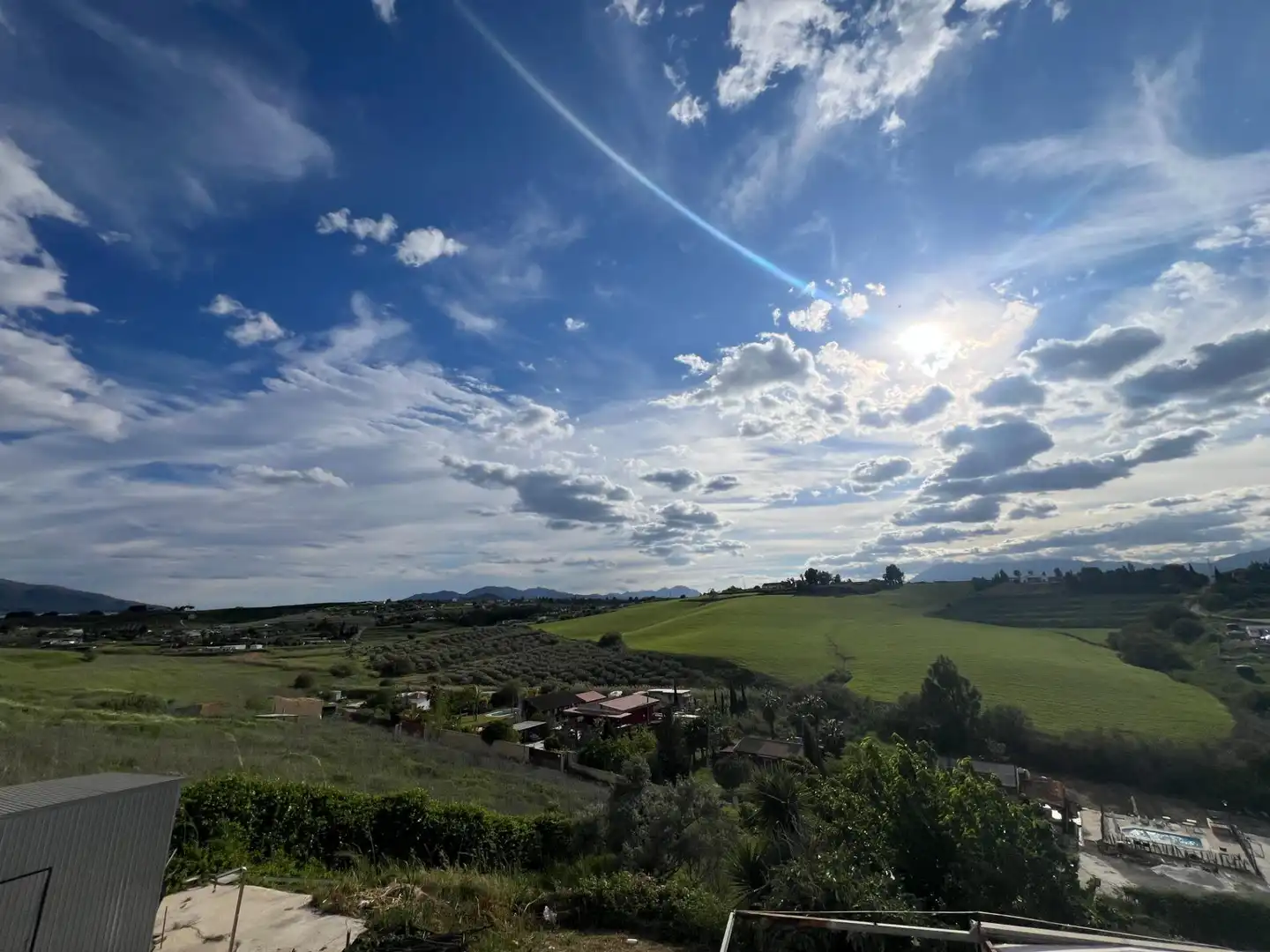 Vista exterior de Casa o xalet en venda en Cártama amb Aire condicionat, Calefacció i Jardí privat