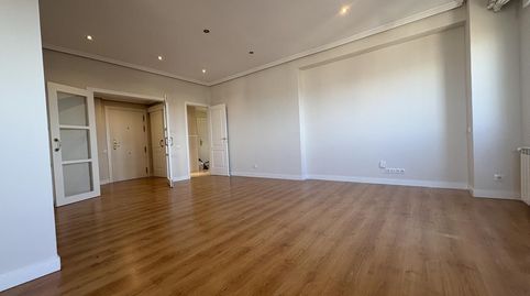 Foto 5 de Piso de alquiler en De Caleruega, Costillares, Madrid Capital