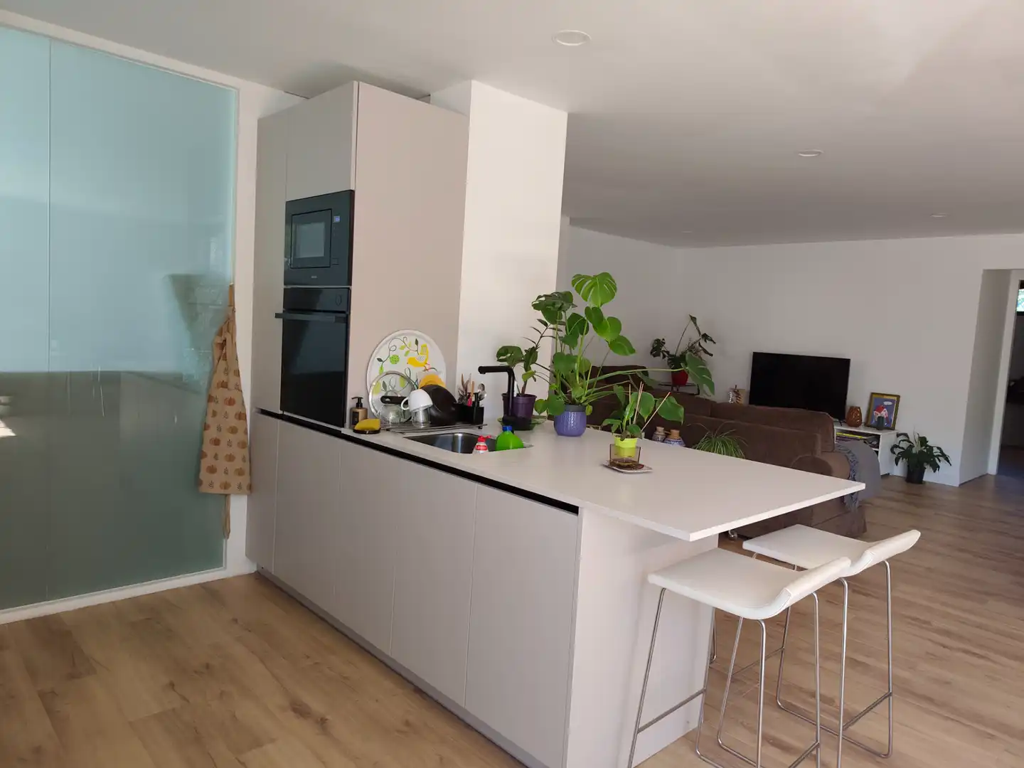 Cuina de Apartament de lloguer en Vigo  amb Terrassa, Moblat i Forn