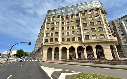 Vista exterior de Apartament en venda en Gijón  amb Calefacció, Parquet i Traster