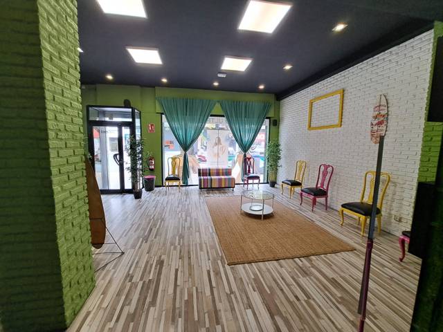 Local comercial en Alquiler en La Buhaira