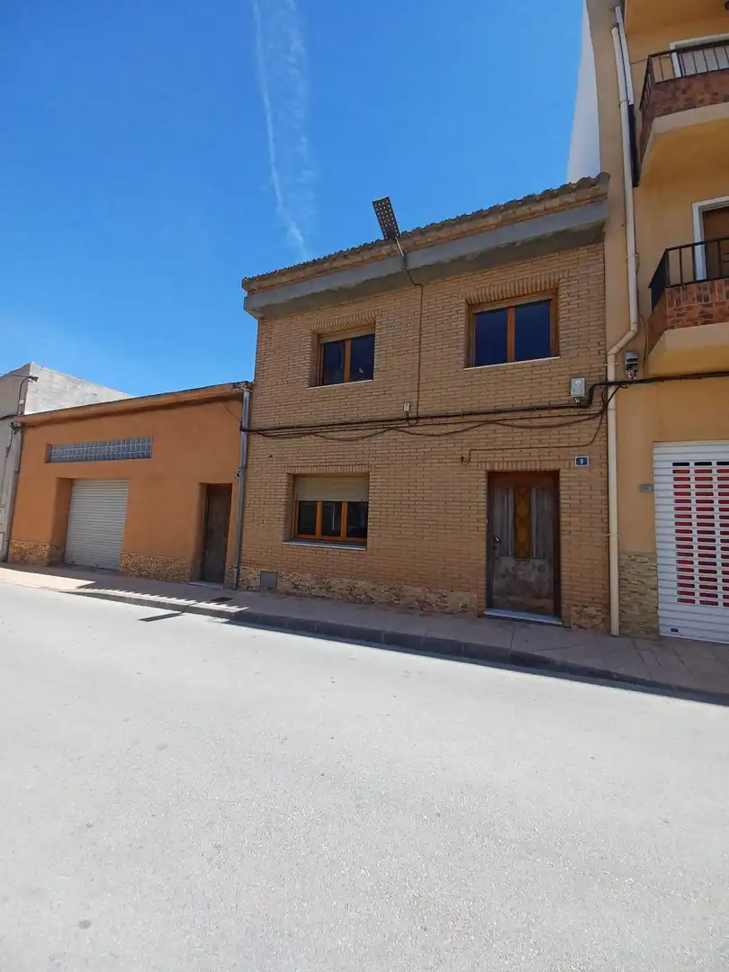 Reihenhaus zum Verkauf in El Pinós / Pinoso, imagen 2