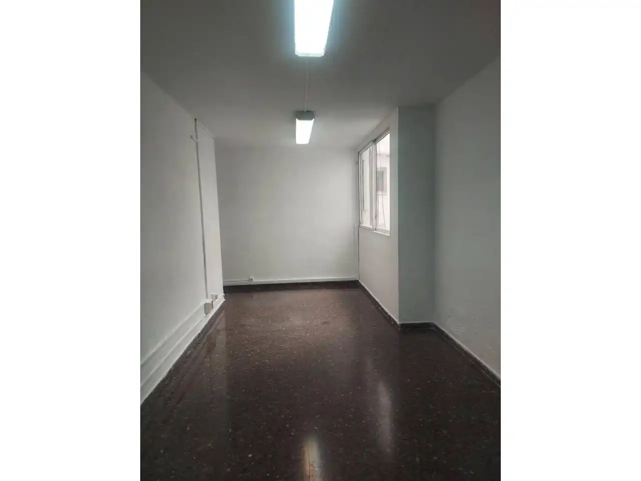 Oficina de alquiler en La Roqueta