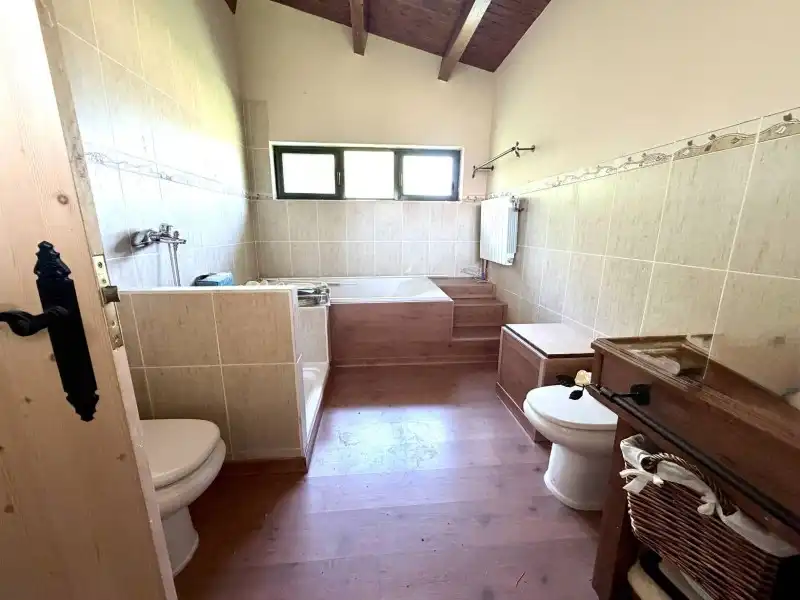 Bathroom of Houses for sale in El Espinar  with Heating, Private garden and Terrace