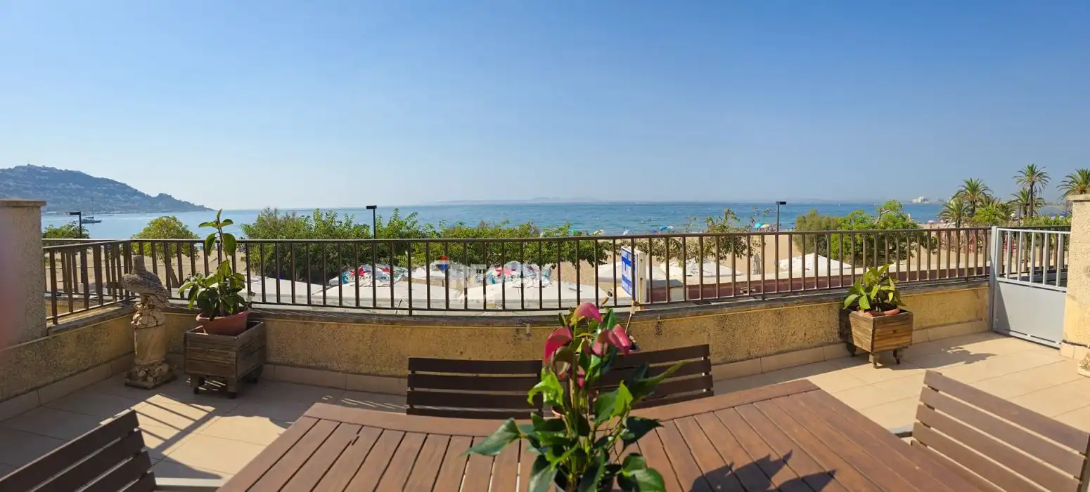 Flat with lift for sale in Passeig PS MARITIM, imagen 4