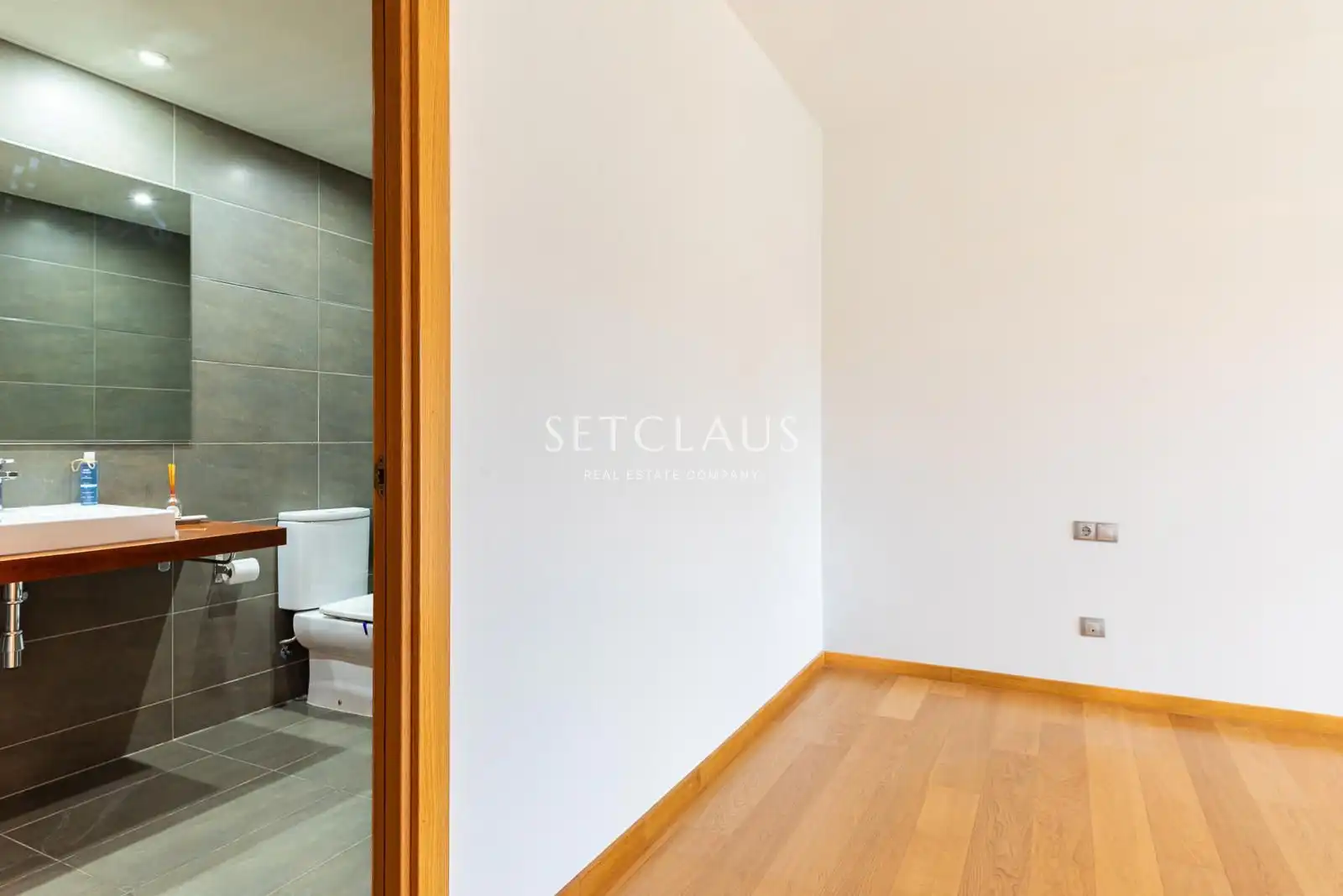 Bedroom of Flat for sale in Badalona  with Air Conditioner, Heating and Terrace
