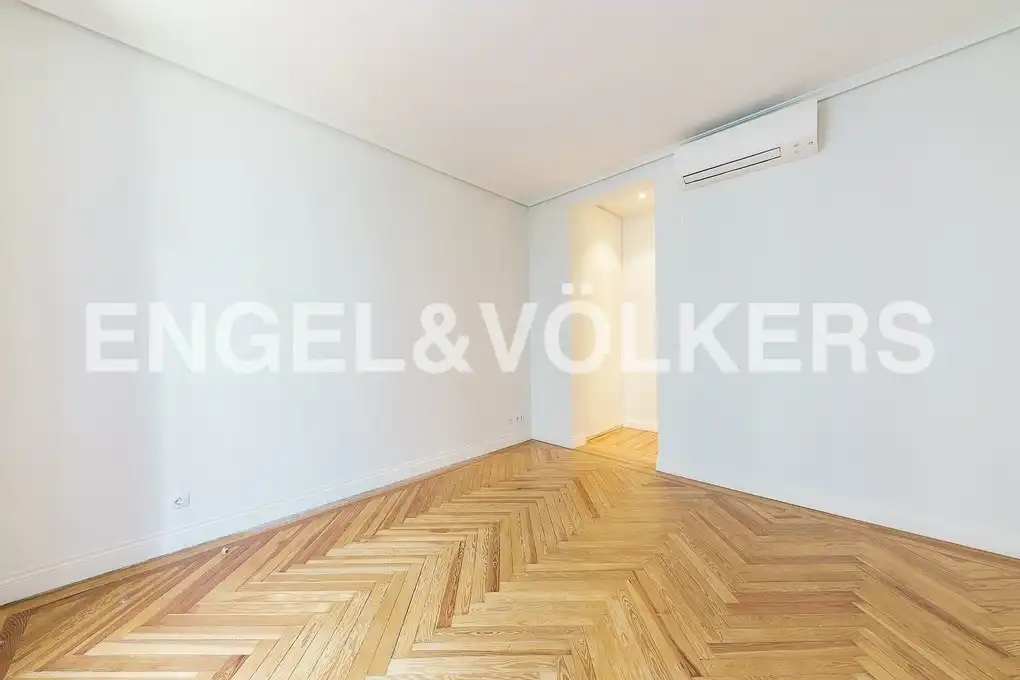 Wohnzimmer von Wohnung zur Miete in Madrid mit Klimaanlage, Heizung und Parkett