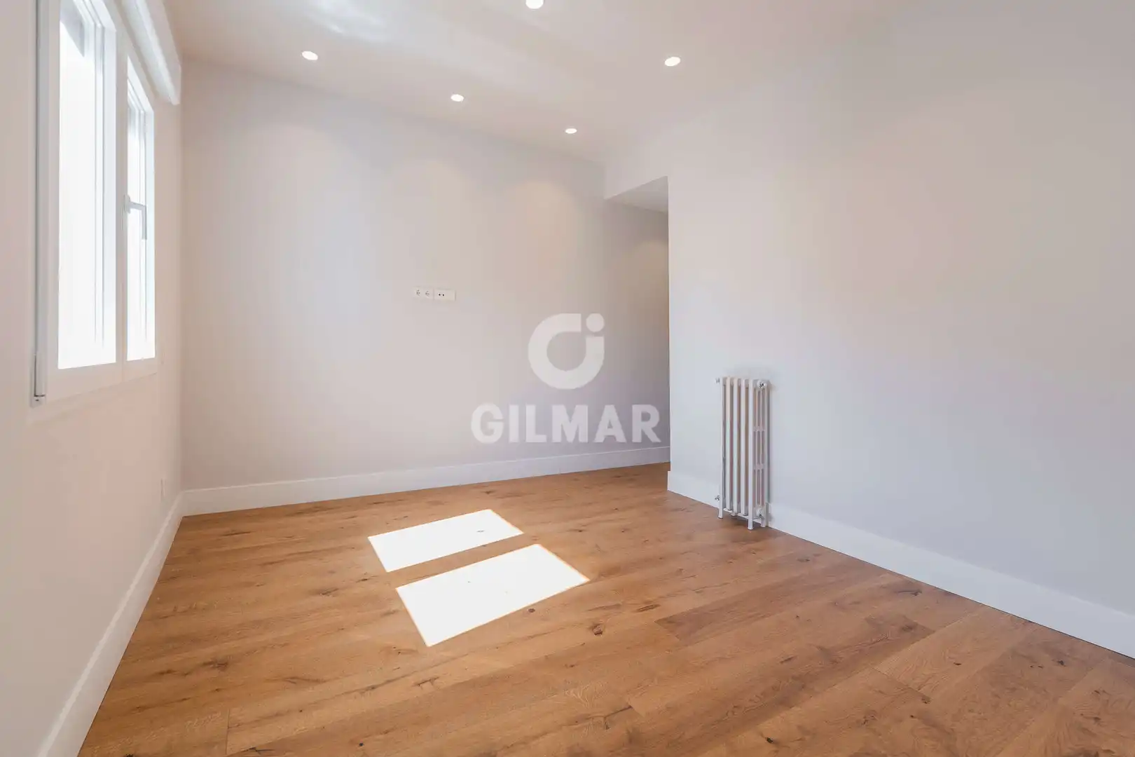Piso en venta en Madrid con Calefacción y Trastero
