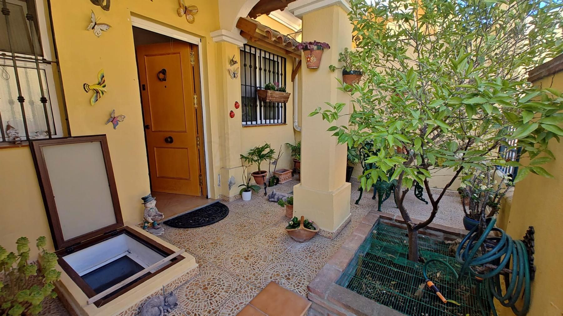 Single-family semi-detached for sale in Estepona  with Terrace, Storage room and Community pool