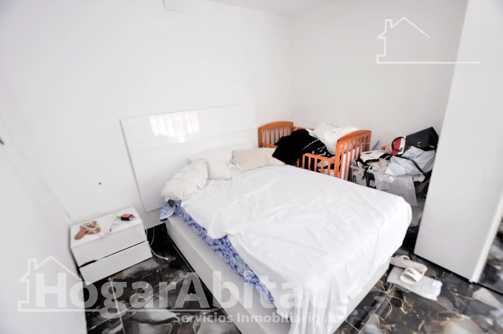 Schlafzimmer von Wohnung zum Verkauf in Valencia mit Klimaanlage, Heizung und Balkon