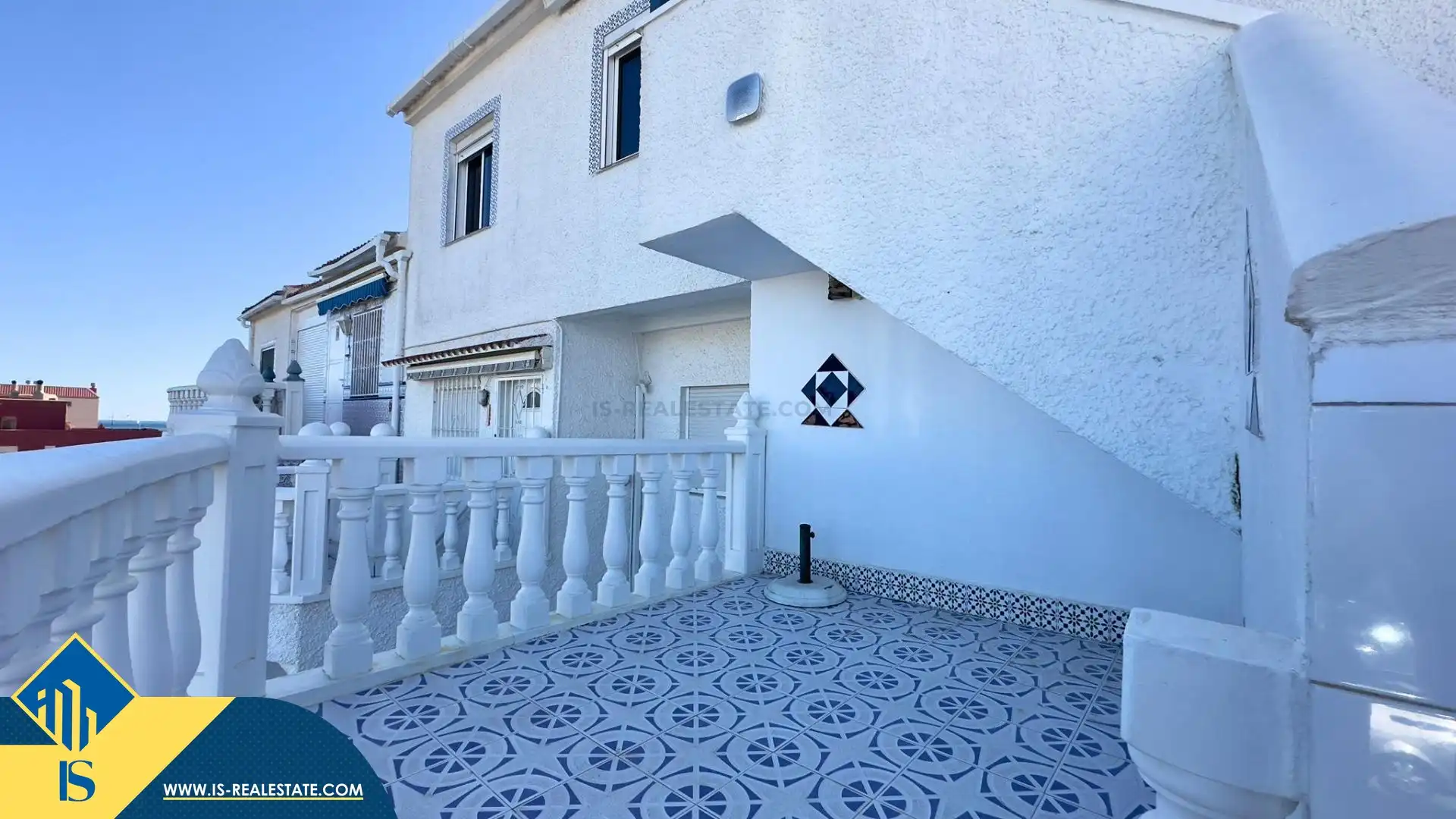 Vista exterior de Dúplex en venda en Torrevieja amb Terrassa i Moblat