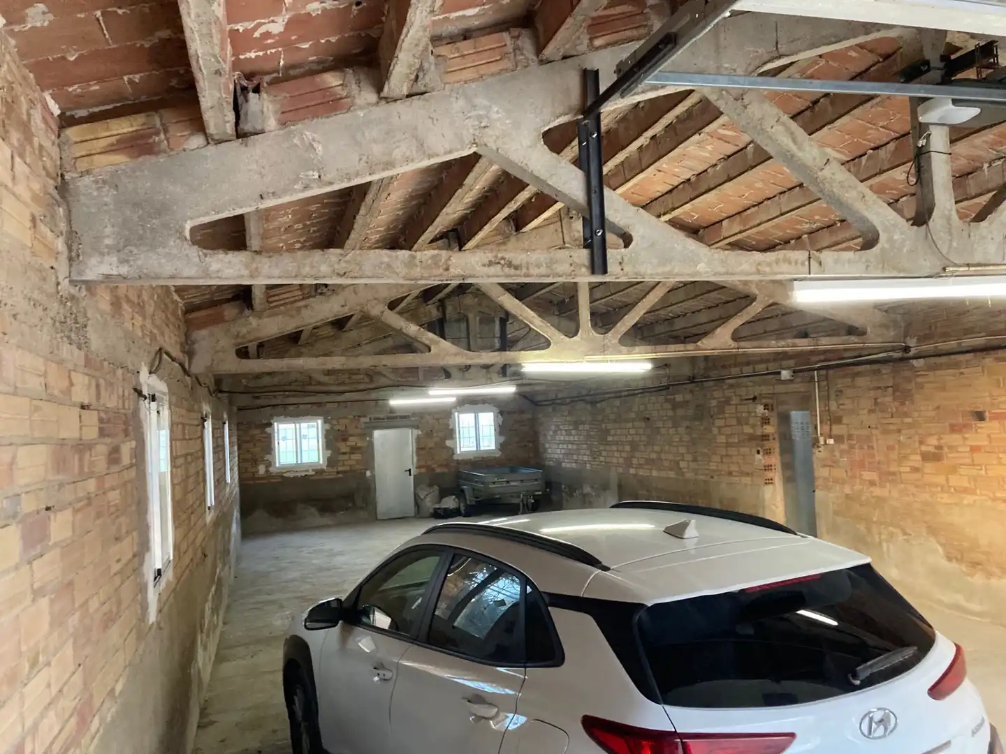 Parkplatz von Garage zur Miete in Sidamon