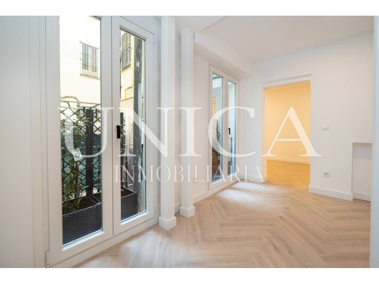 Bedroom of Flat for sale in  Madrid Capital  with Air Conditioner and Balcony