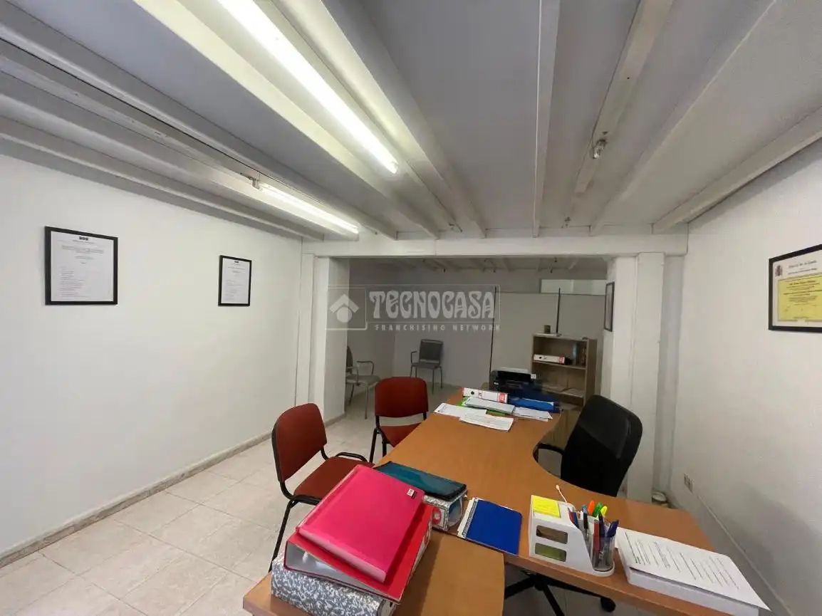 Büro zum Verkauf in Antequera