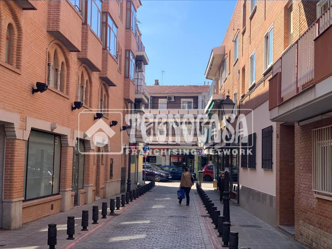 Vista exterior de Local en venta en  Madrid Capital