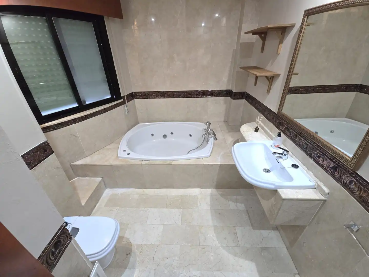 Bathroom of Apartments for rent in Cáceres  with Air Conditioner, Heating and Terrace
