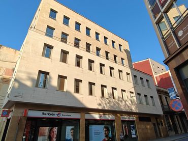 Oficina amb ascensor de lloguer a Carrer de Montserrat 60