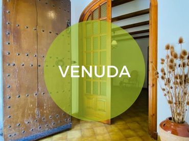 Casa amb balcó en venda a Calle HOSPITAL