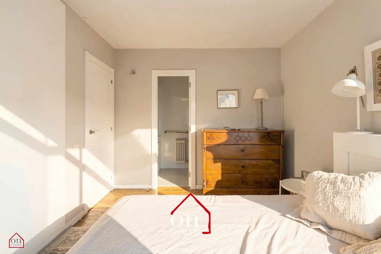 Dormitori de Casa adosada en venda en Sant Cugat del Vallès amb Calefacció, Jardí privat i Parquet