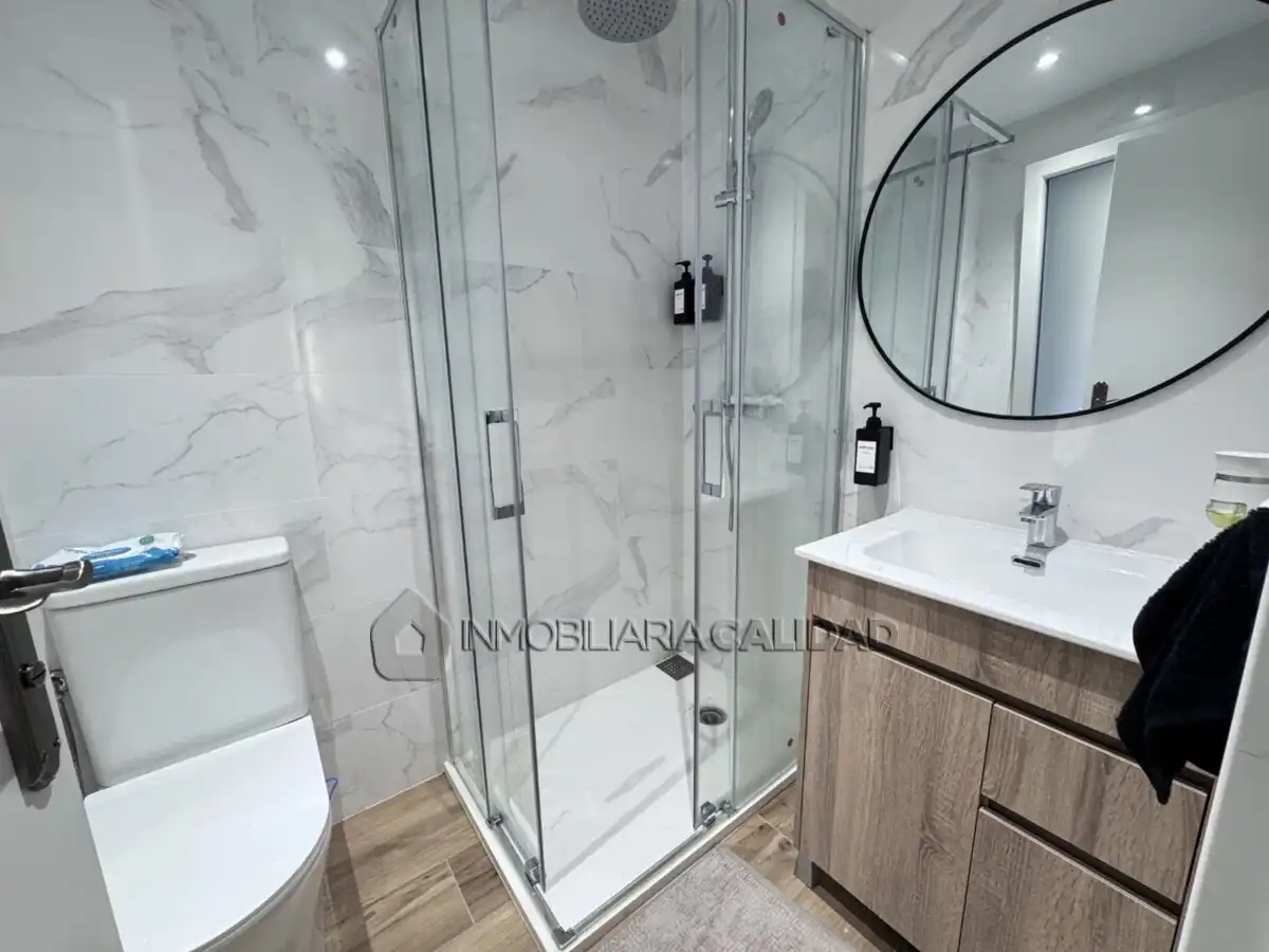 Bathroom of Flat for rent in Burgos  with Heating and Terrace