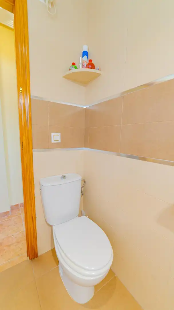 Bany de Casa o xalet en venda en Orihuela amb Jardí privat, Terrassa i Piscina