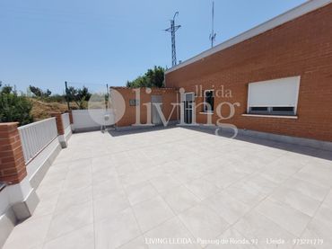 Villa con balcone in vendita a Vial Camino