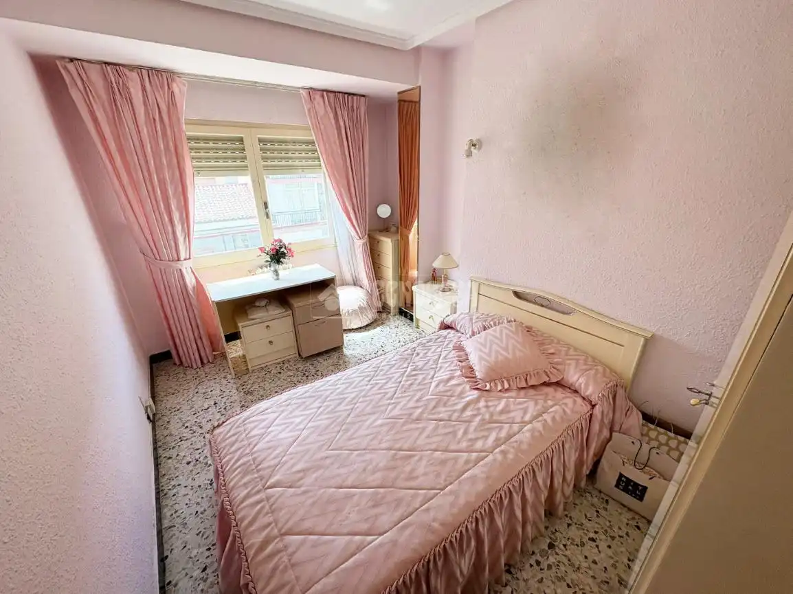 Habitación de Piso en venta en Zaragoza con Calefacción y Terraza