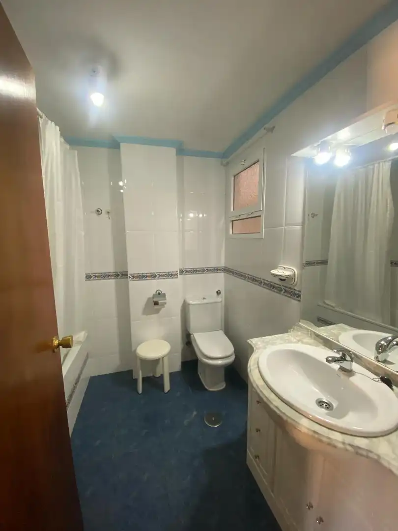 Badezimmer von Wohnung zur untervermieten in Málaga mit Terrasse und Balkon