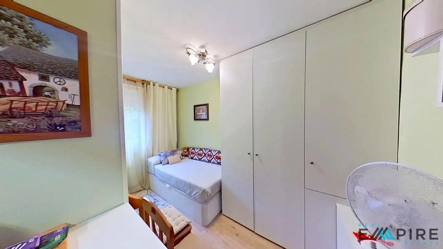 Bedroom of Flat for sale in Carabanchel