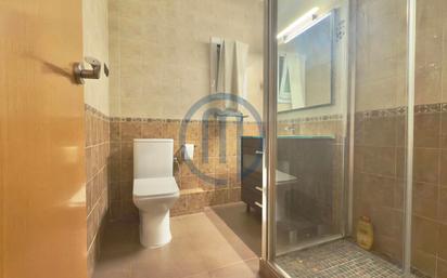 Bathroom of Flat for sale in Canovelles  with Air Conditioner, Heating and Terrace