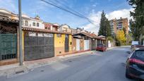 Vista exterior de Casa adosada en venda en Albolote amb Jardí privat, Terrassa i Traster