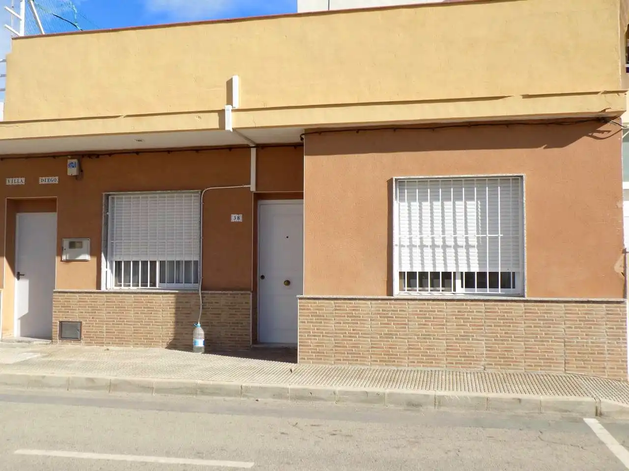 Vista exterior de Casa o xalet en venda en San Pedro del Pinatar amb Terrassa