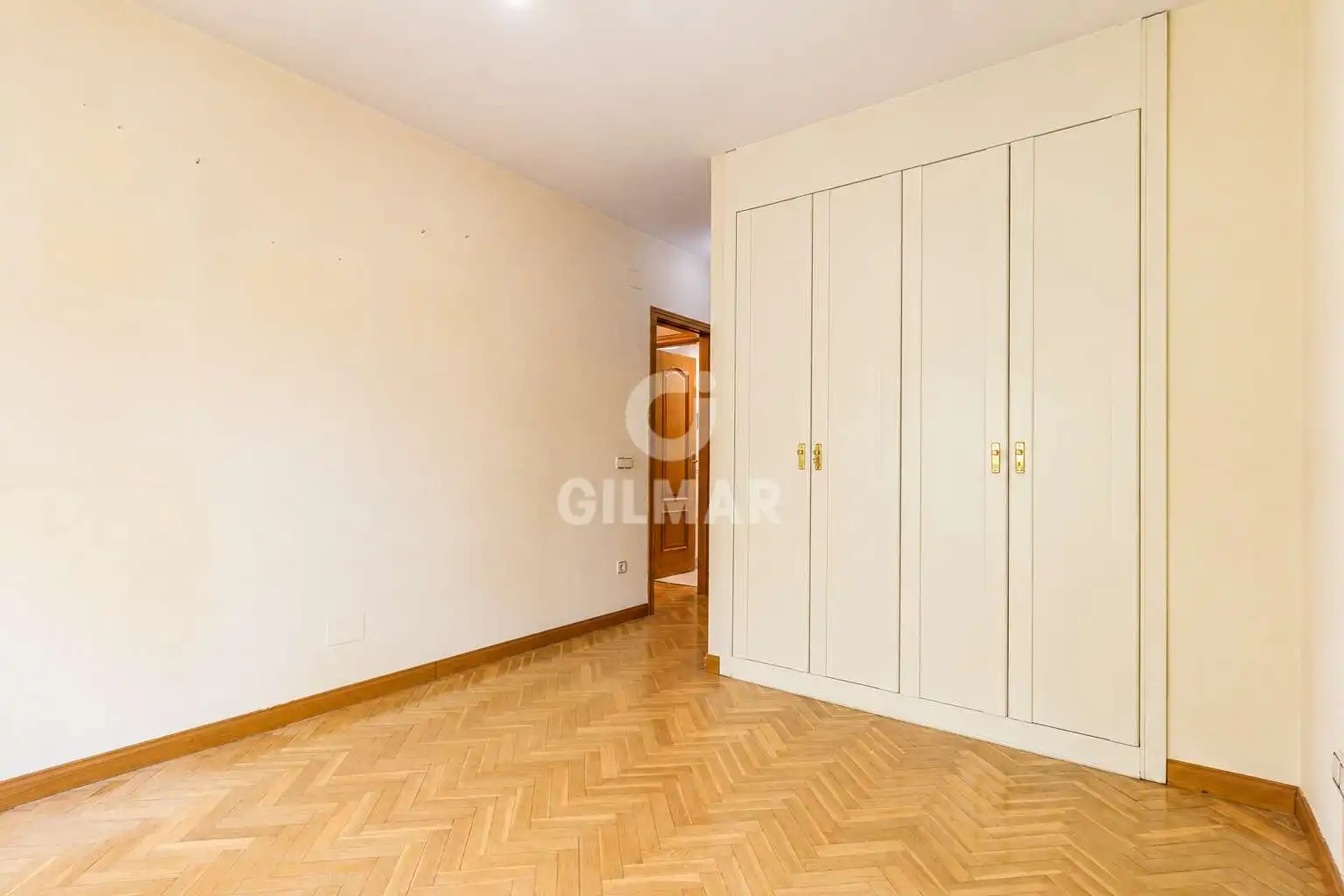 Bedroom of Flat for sale in Boadilla del Monte  with Heating, Private garden and Storage room