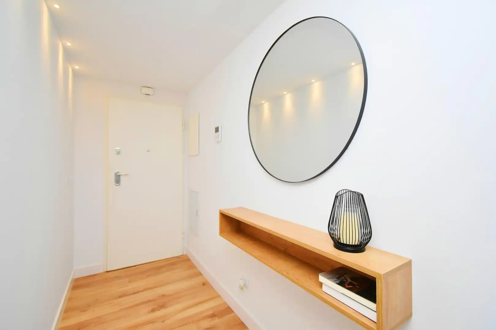 Wohnung zum Verkauf in El Ejido mit Klimaanlage, Terrasse und Abstellraum