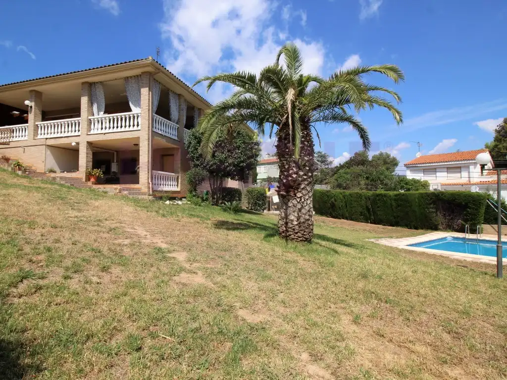 Jardín de Casa o chalet en venta en Chiva con Aire acondicionado, Calefacción y Amueblado