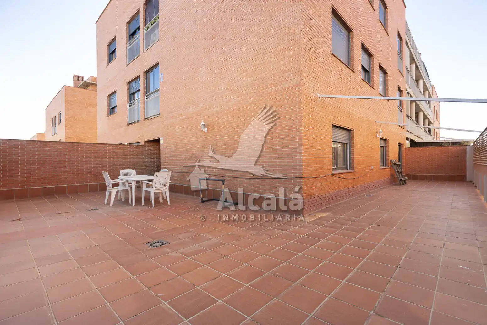 Vista exterior de Pis en venda en Villanueva de la Torre amb Calefacció i Traster