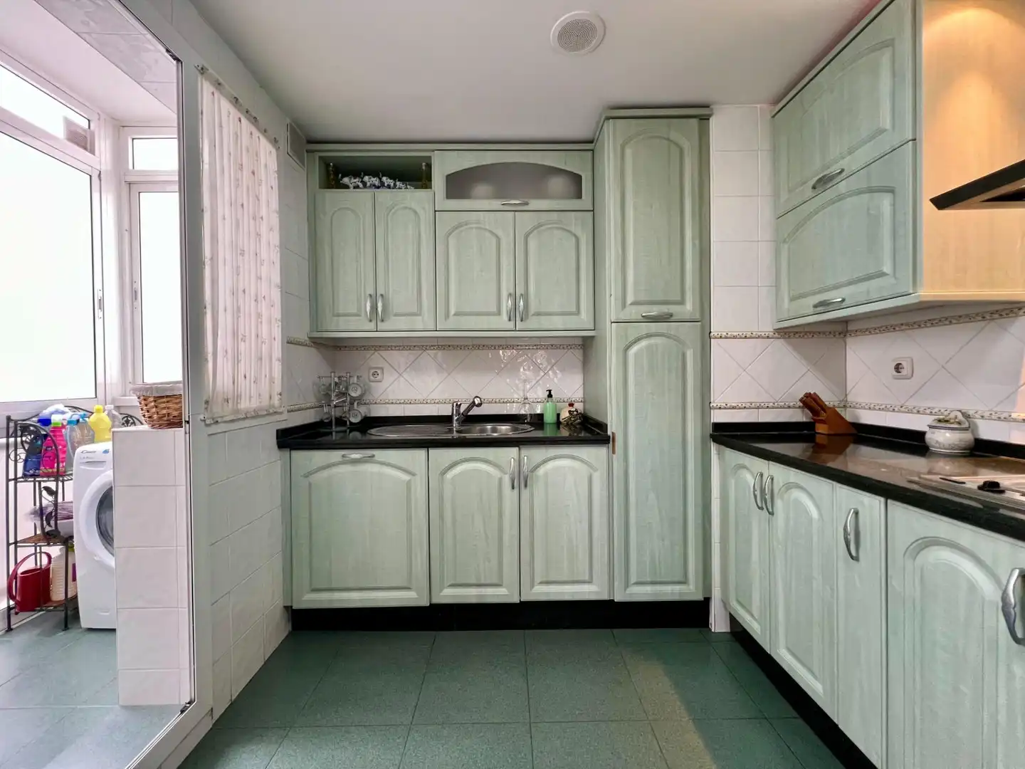 Küche von Wohnung zum Verkauf in Córdoba mit Klimaanlage, Privatgarten und Terrasse